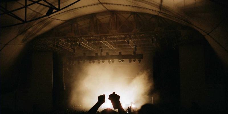 域名注册88：开启网络服务、网站托管与服务器管理的智慧门户