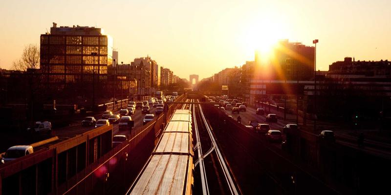 域名注册中的地理定位策略：国别域名(ccTLD)如何影响本地SEO与网络服务表现